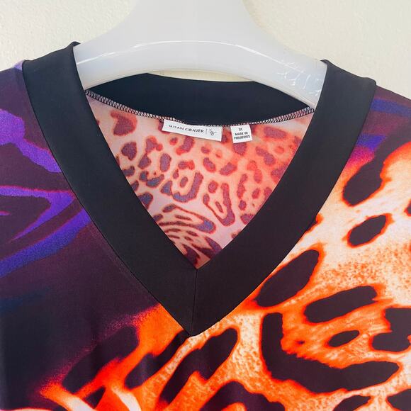 Susan Graver Liquid Knit size 1X V Neck abstract animal print colorful pullover - Picture 5 of 9